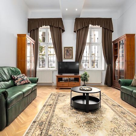 Emerald Suite With Free Parking بودابست المظهر الخارجي الصورة
