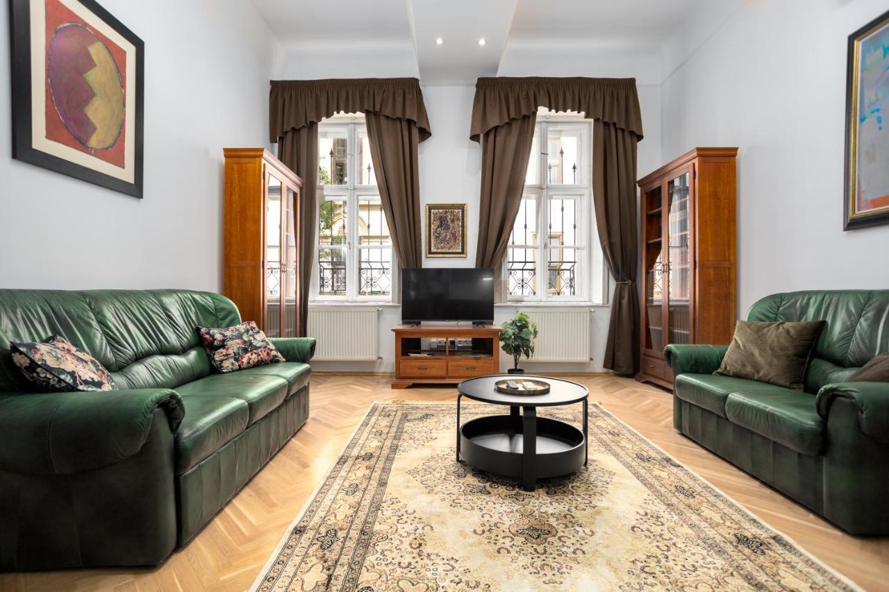 Emerald Suite With Free Parking بودابست المظهر الخارجي الصورة